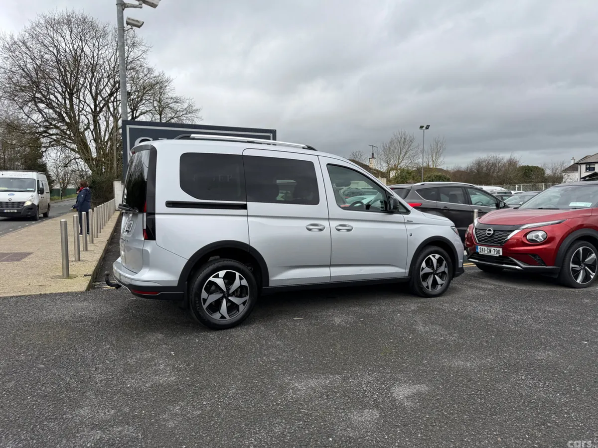Ford Tourneo Connect MPV, Diesel, 2023, Grey