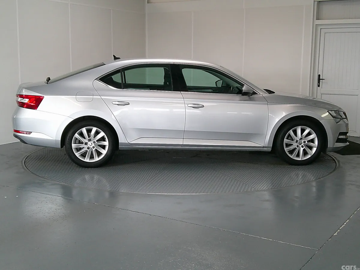 Skoda Superb Saloon, Diesel, 2022, Grey