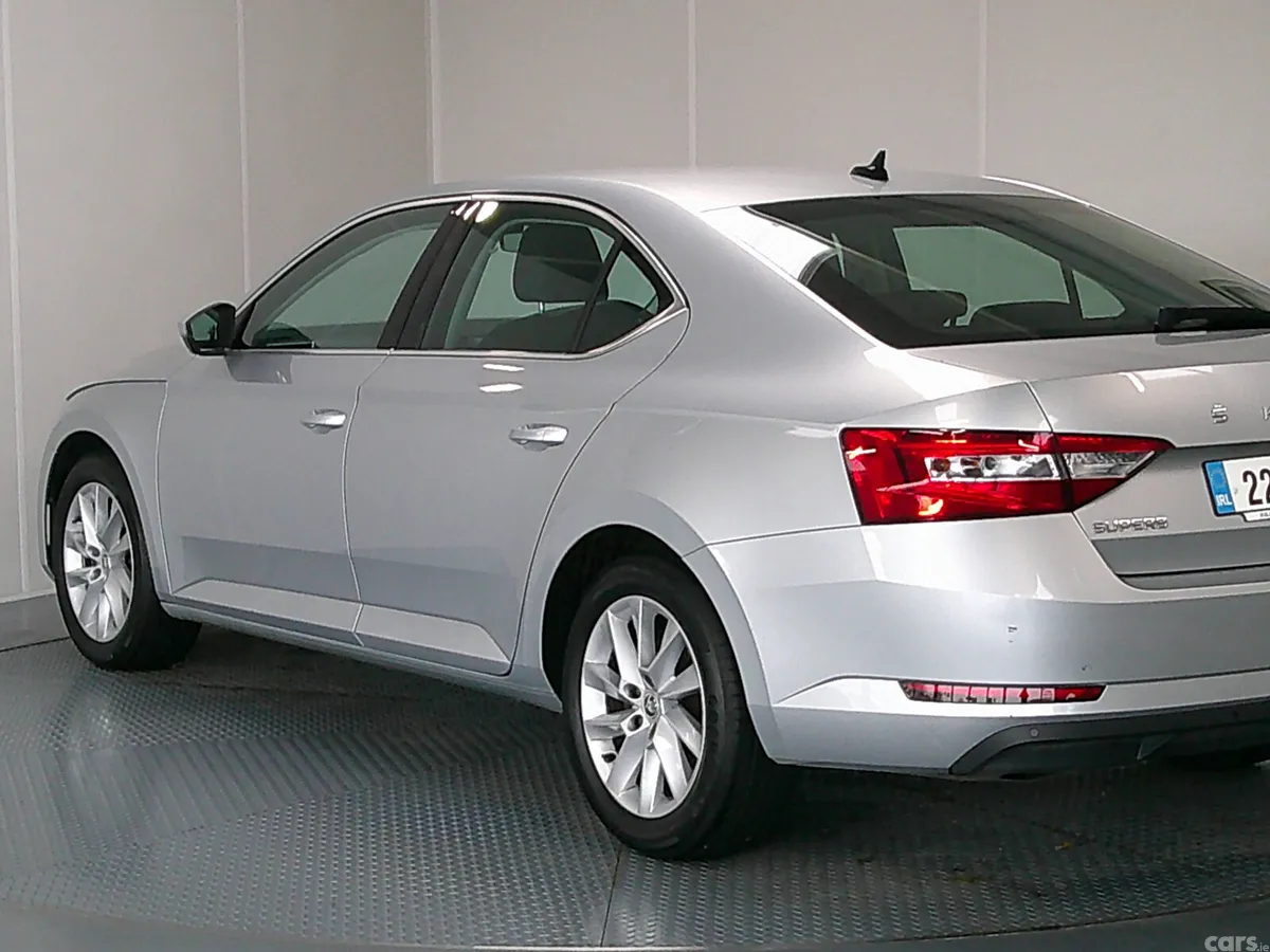 Skoda Superb Saloon, Diesel, 2022, Grey