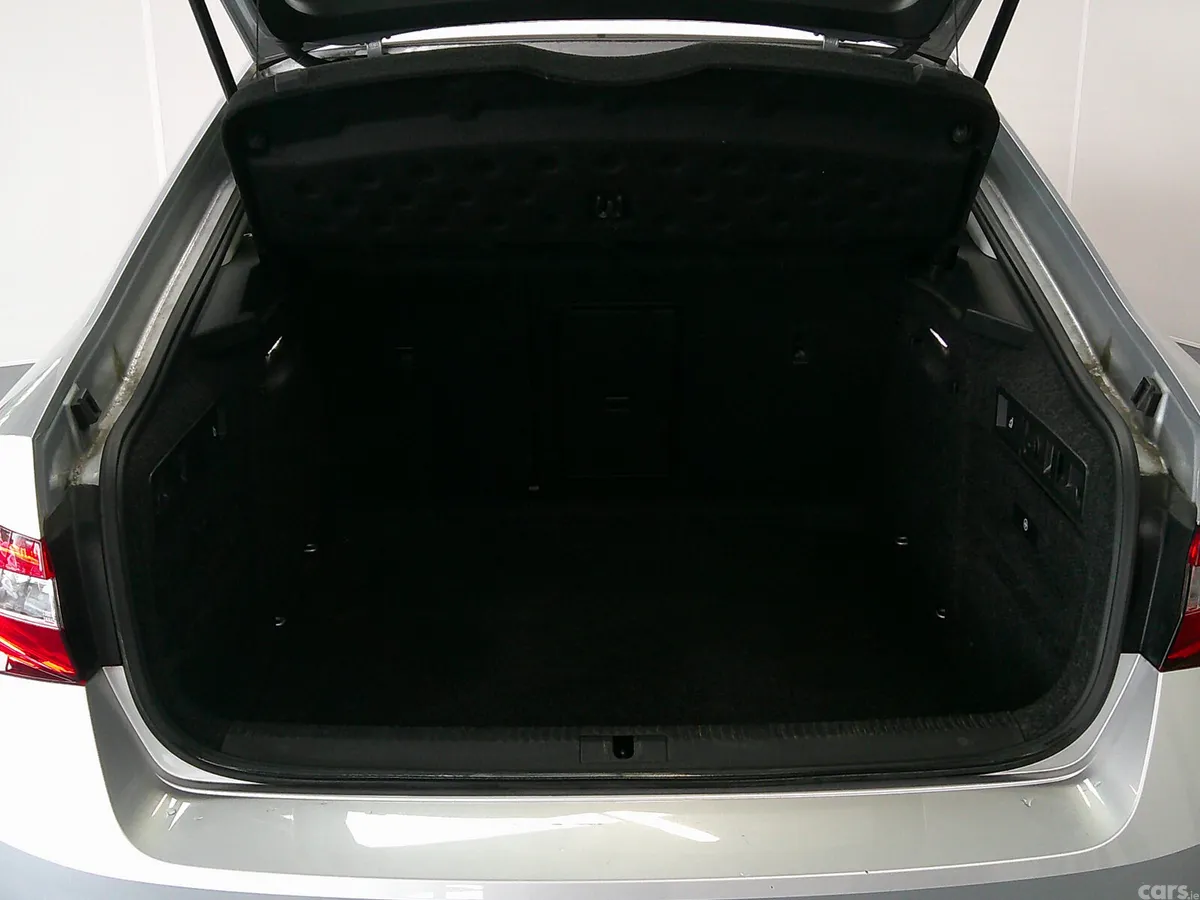Skoda Superb Saloon, Diesel, 2022, Grey