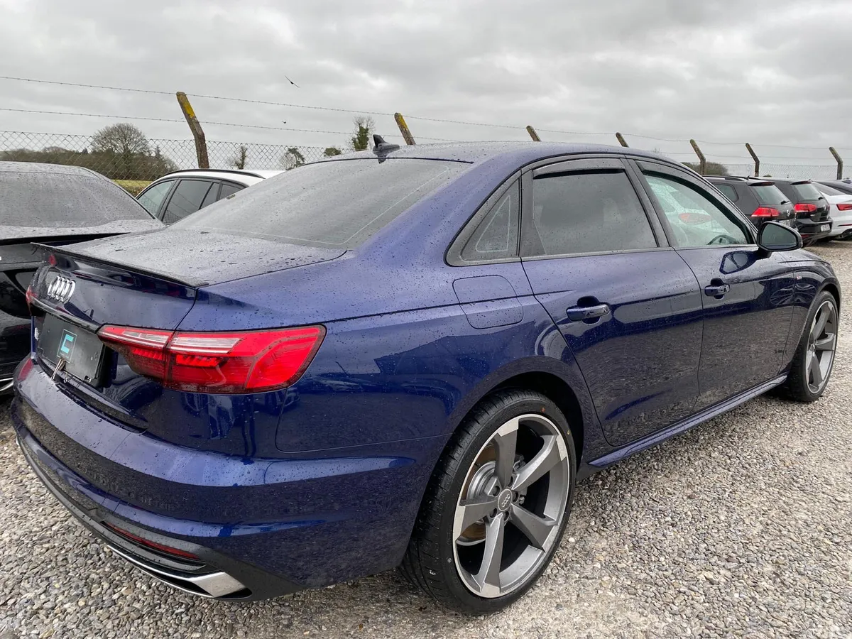 Audi A4 Saloon, Diesel, 2022, Blue