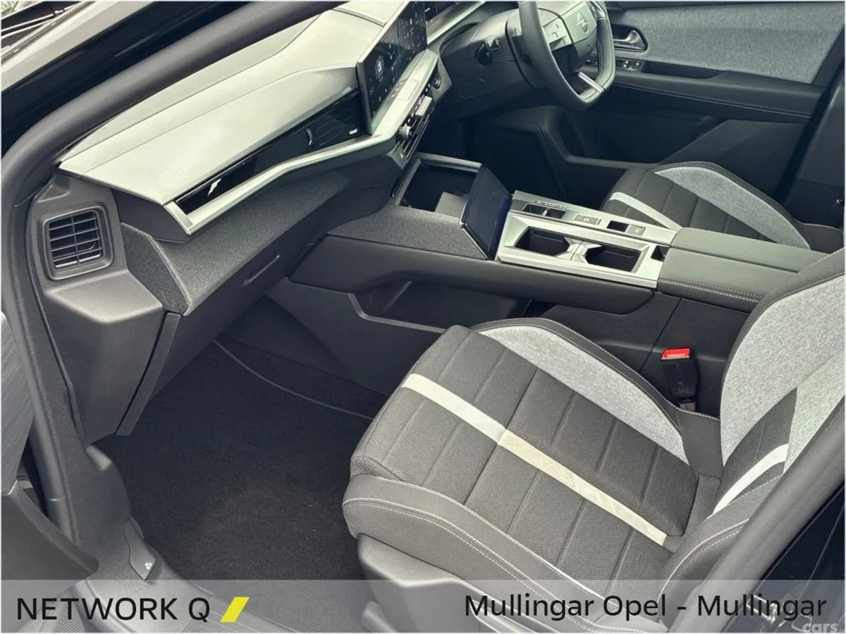 Opel Grandland SUV, Petrol Hybrid, 2026, Black