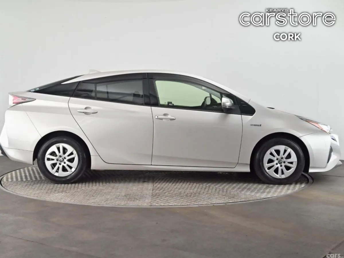 Toyota Prius Hatchback, Petrol Hybrid, 2018, Gold