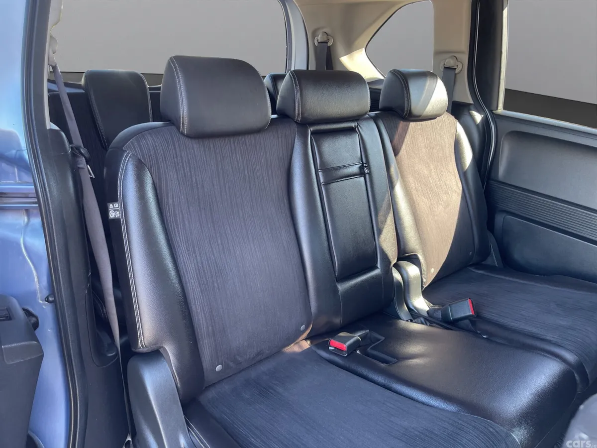 Honda Freed MPV, Petrol, 2014, Silver