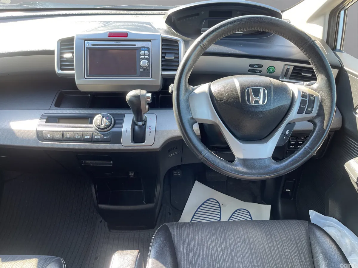 Honda Freed MPV, Petrol, 2014, Silver
