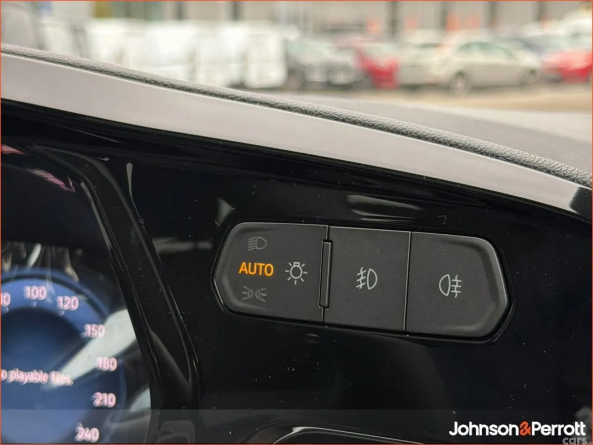 Ford Tourneo Connect MPV, Petrol Plug-in Hybrid, 2027, 