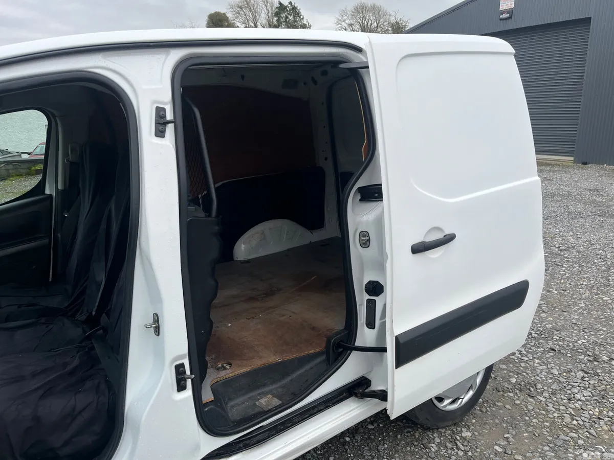 Peugeot Partner MPV, Diesel, 2018, White