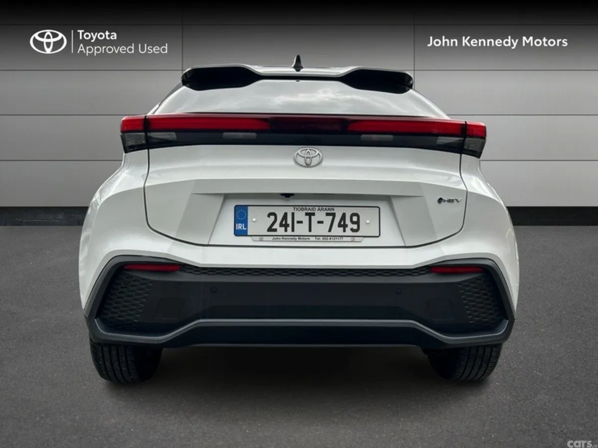 Toyota C-HR SUV, Petrol Hybrid, 2024, White