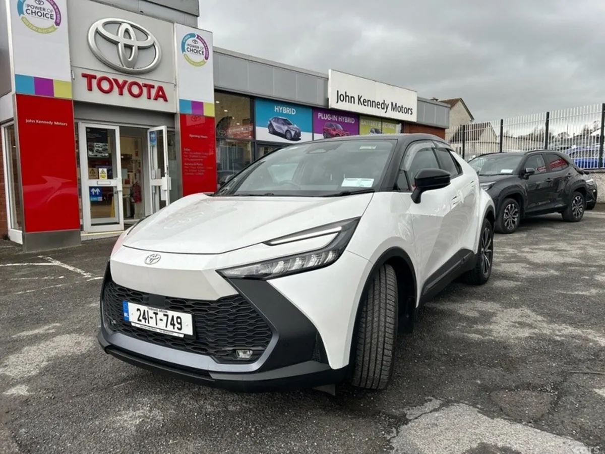 Toyota C-HR SUV, Petrol Hybrid, 2024, White
