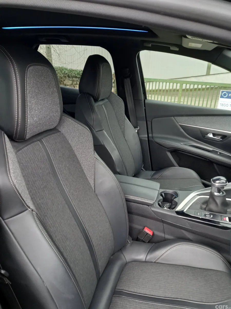 Peugeot 3008 MPV, Petrol, 2019, Black