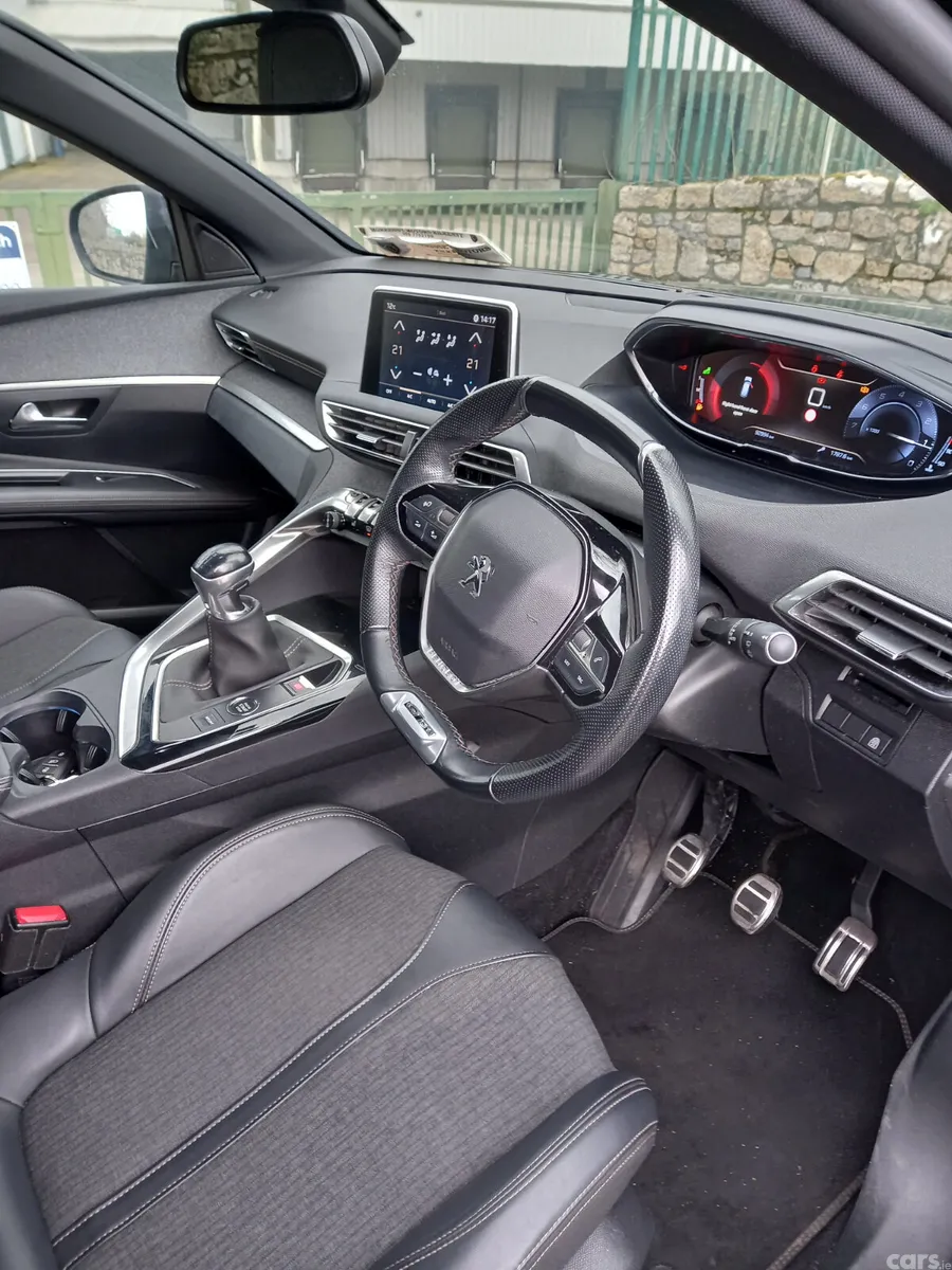Peugeot 3008 MPV, Petrol, 2019, Black
