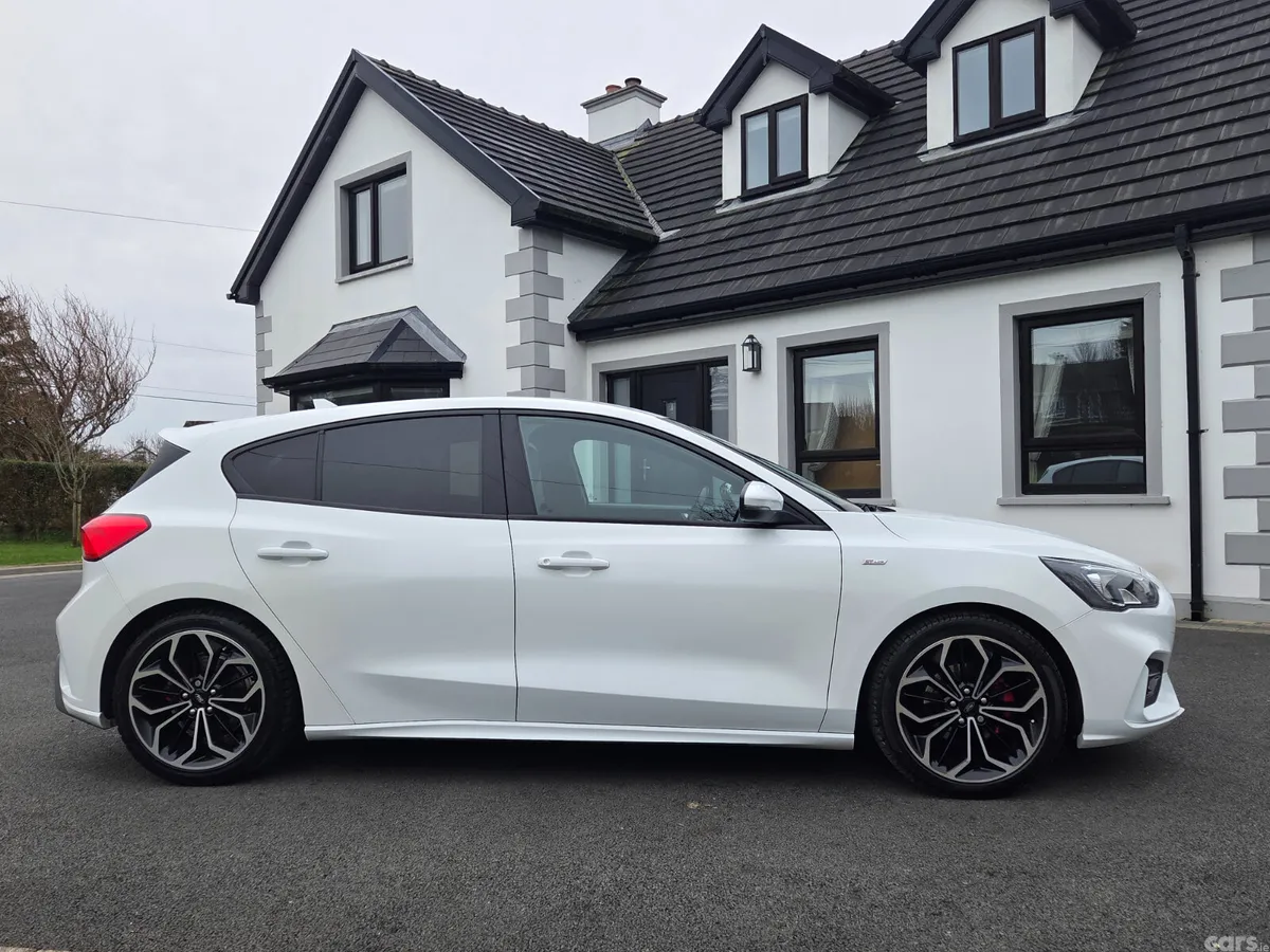 Ford Focus Hatchback, Diesel, 2019, White