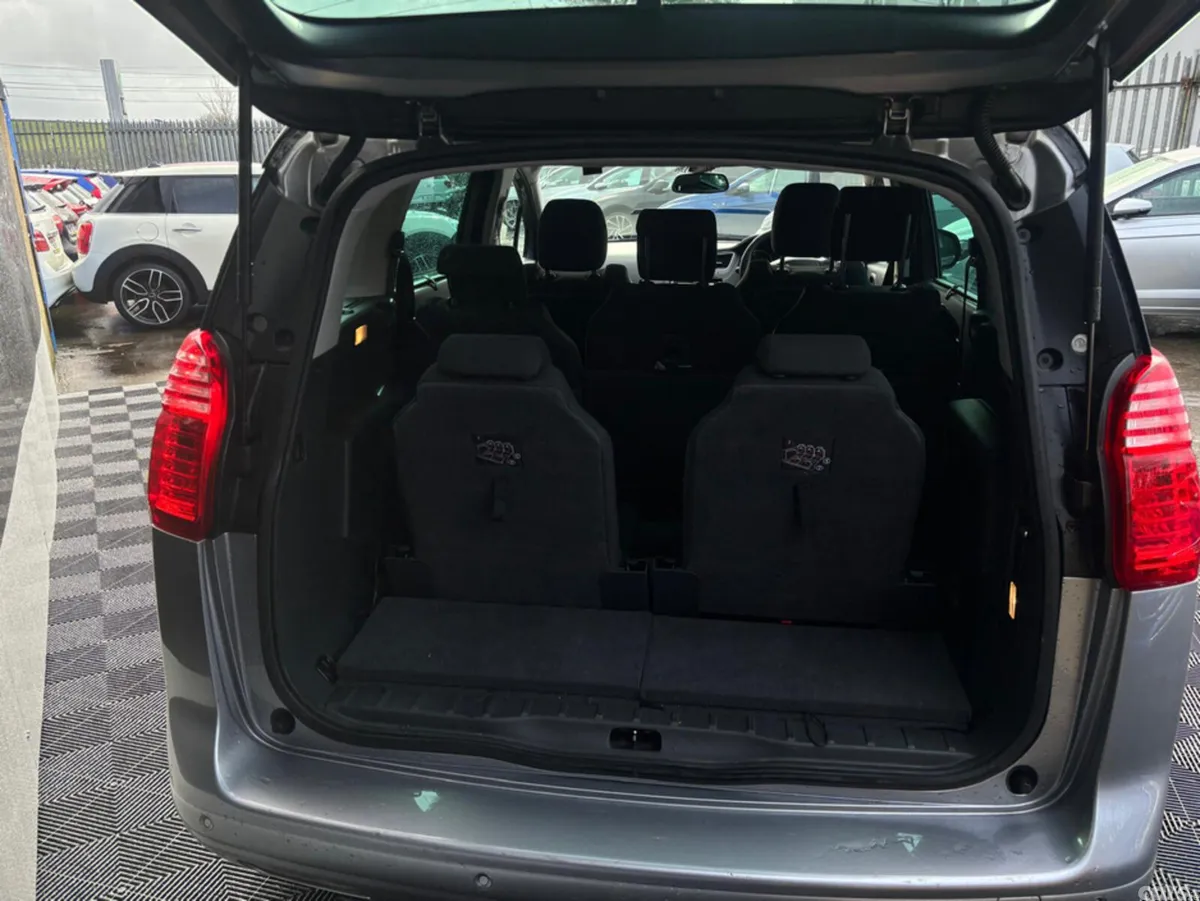 Peugeot 5008 MPV, Petrol, 2015, Grey