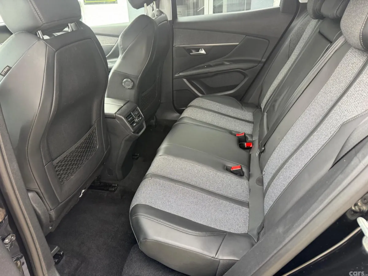 Peugeot 3008 Hatchback, Diesel, 2017, Black
