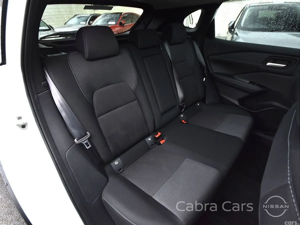 Nissan Qashqai MPV, Petrol, 2023, White