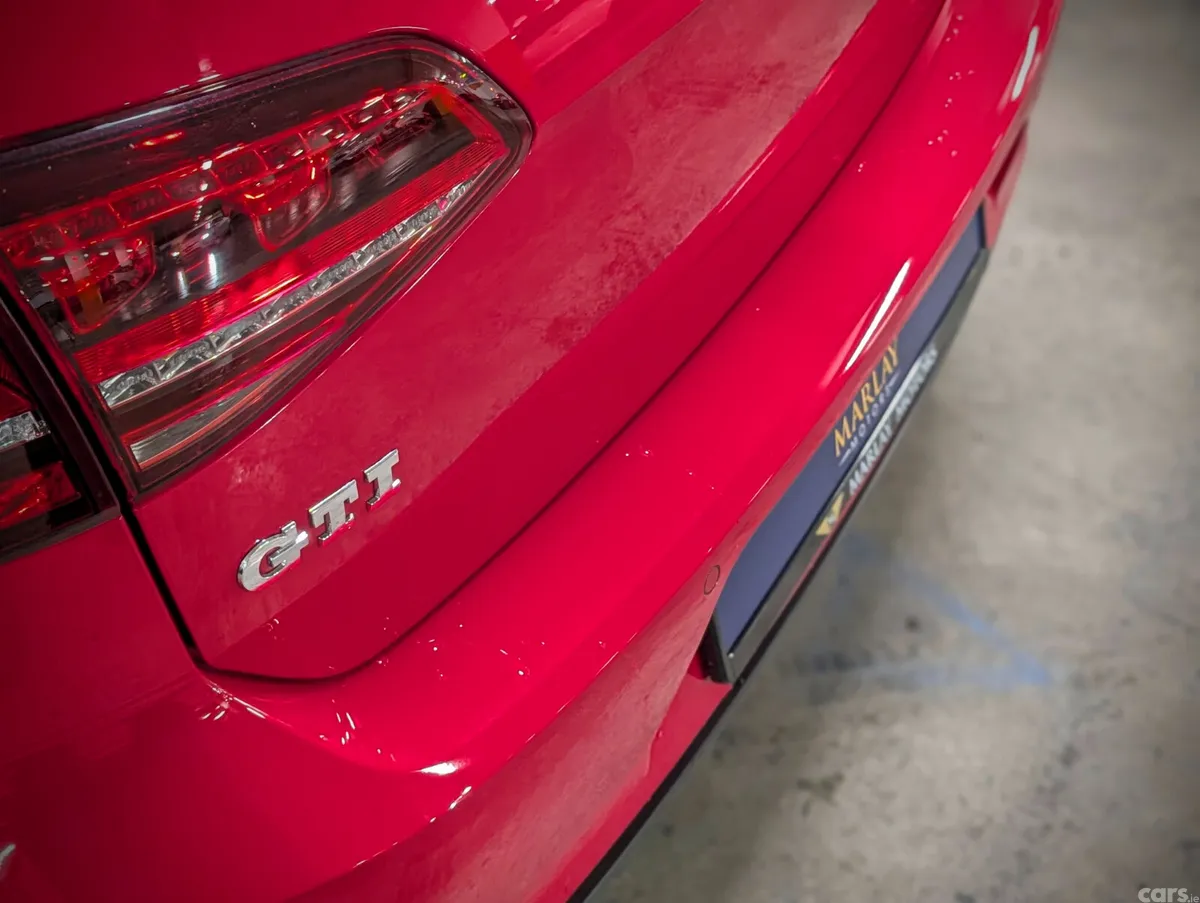Volkswagen Golf Hatchback, Petrol, 2015, Red