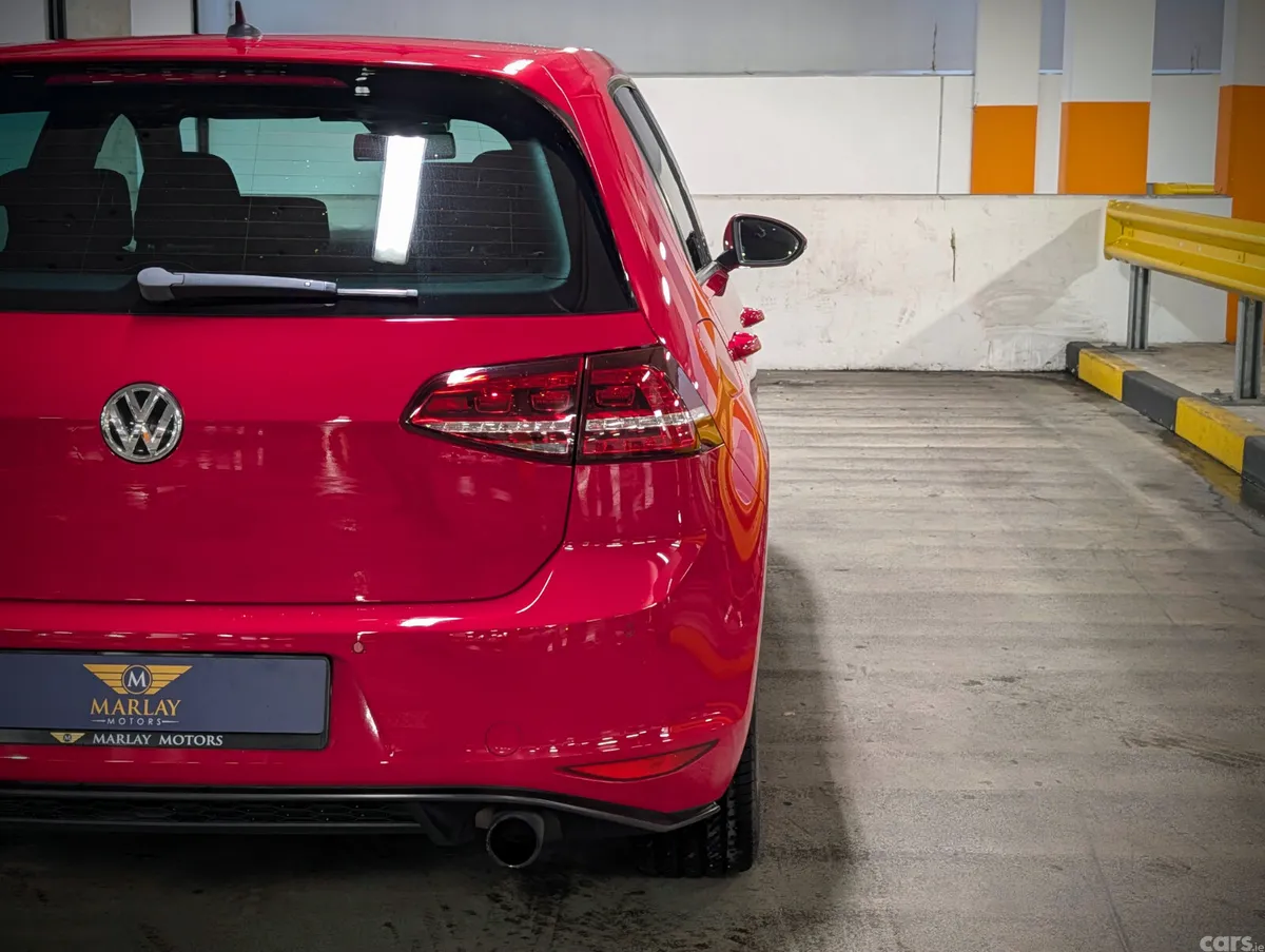 Volkswagen Golf Hatchback, Petrol, 2015, Red