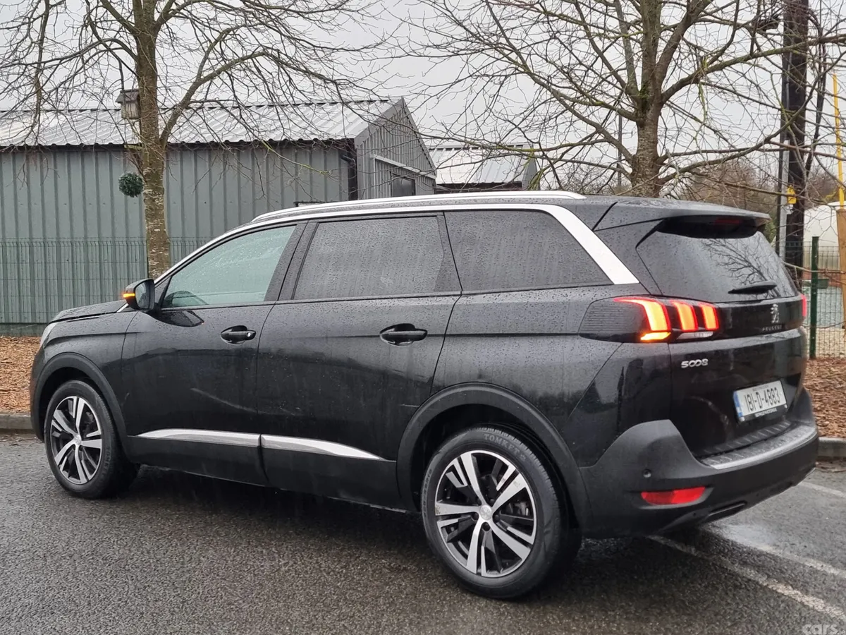 Peugeot 5008 MPV, Diesel, 2018, Black