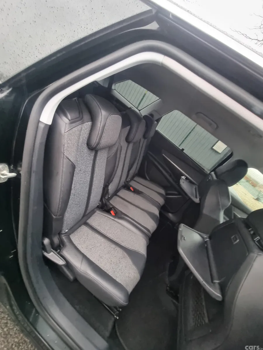 Peugeot 5008 MPV, Diesel, 2018, Black