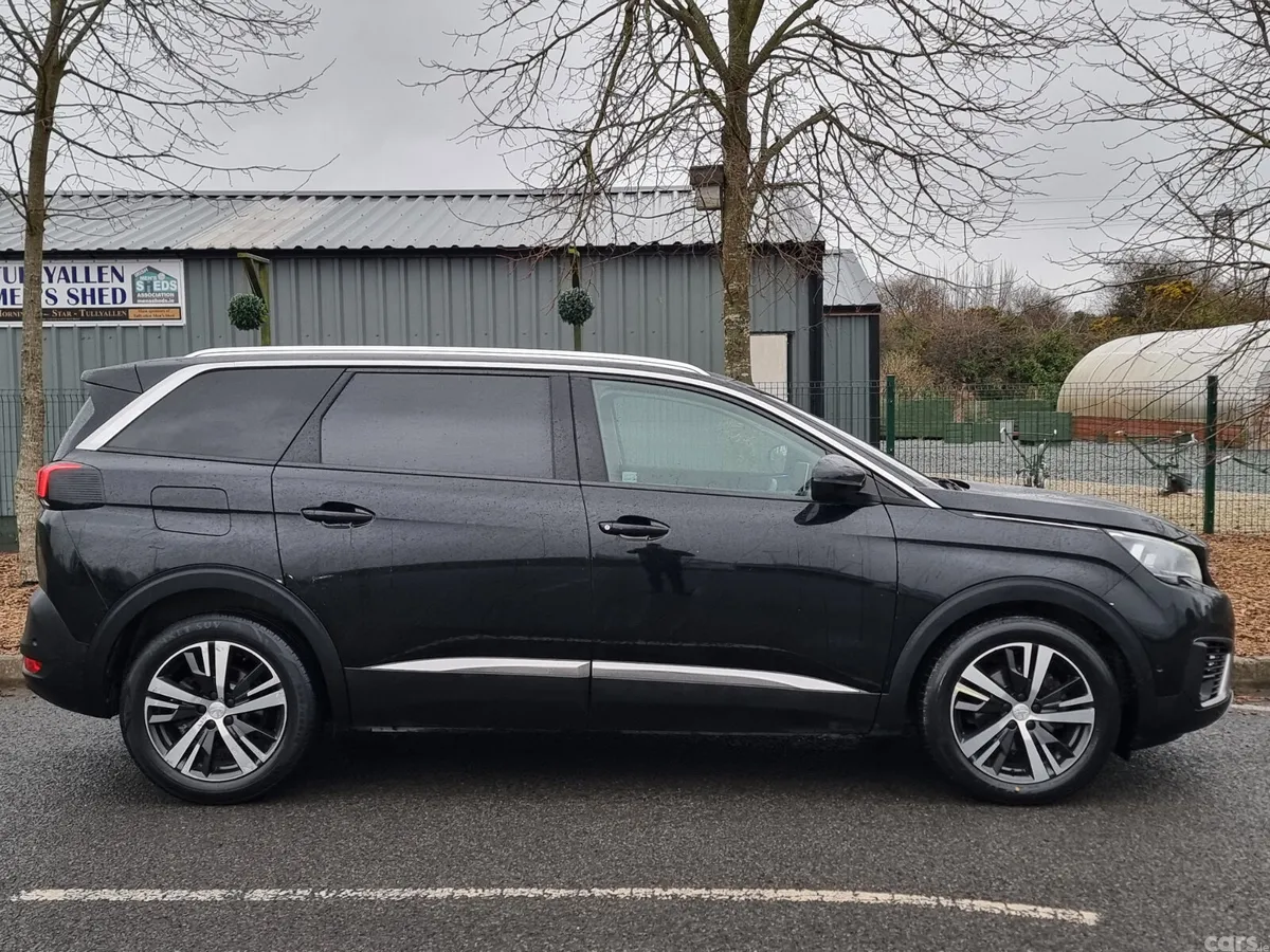 Peugeot 5008 MPV, Diesel, 2018, Black