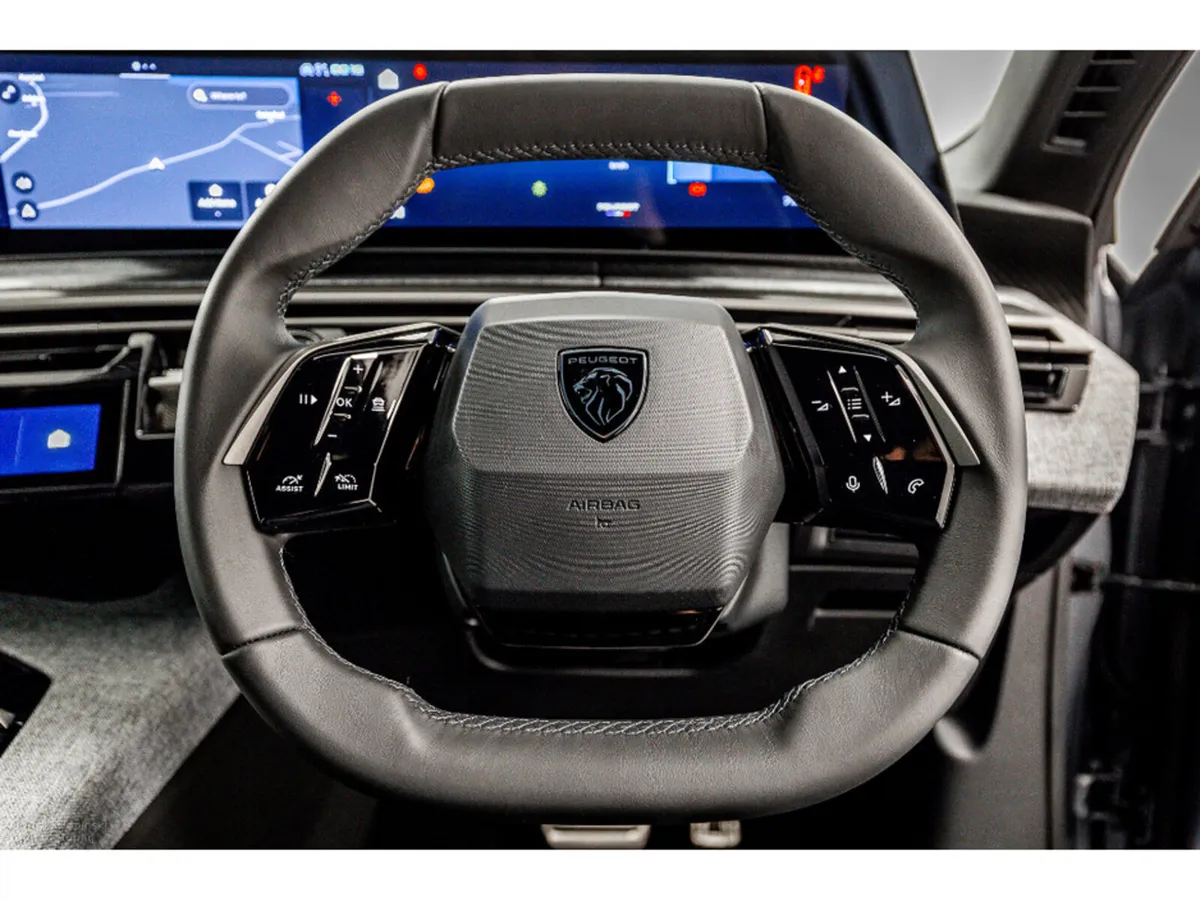 Peugeot 5008 SUV, Electric, 2026, Grey
