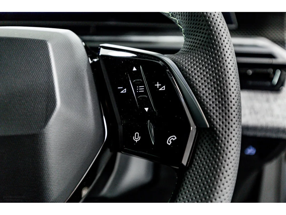 Peugeot 3008 SUV, Electric, 2026, Black