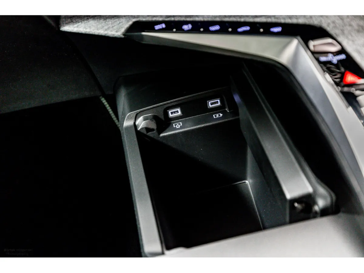 Peugeot 3008 SUV, Electric, 2026, Black