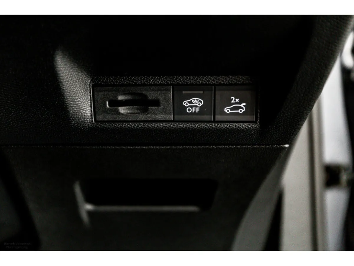 Peugeot 3008 SUV, Electric, 2026, Black