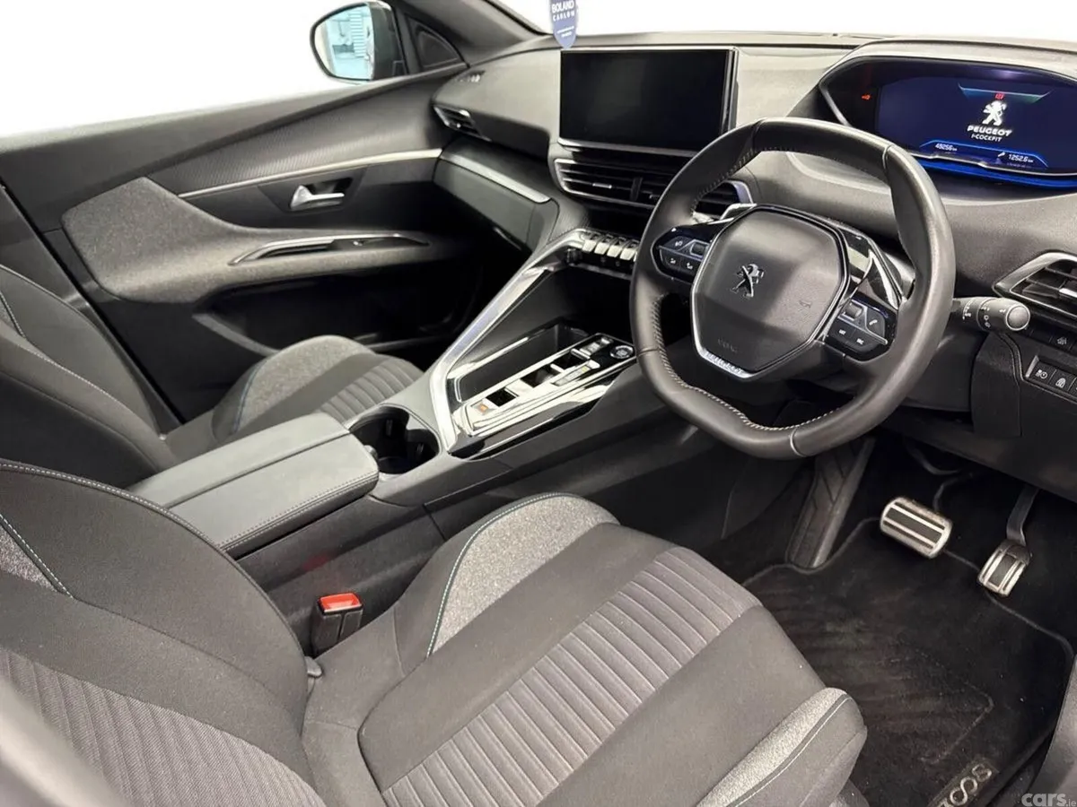 Peugeot 3008 MPV, Petrol Plug-in Hybrid, 2024, Red