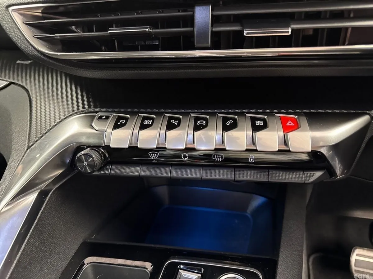 Peugeot 3008 MPV, Petrol Plug-in Hybrid, 2024, Red