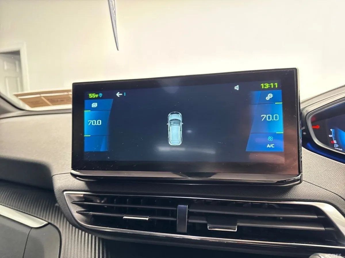 Peugeot 3008 MPV, Petrol Plug-in Hybrid, 2024, Red