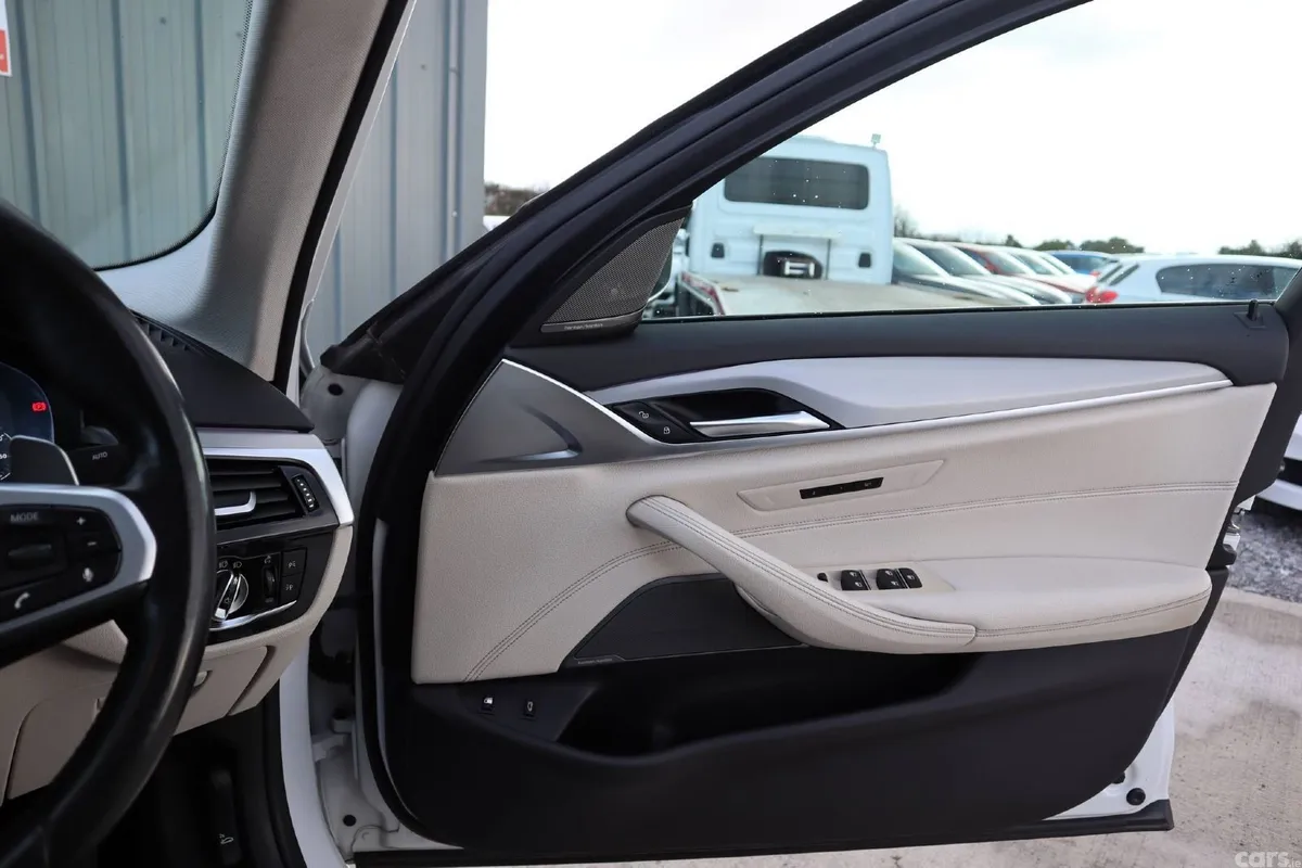 BMW 5-Series Saloon, Petrol Plug-in Hybrid, 2018, White