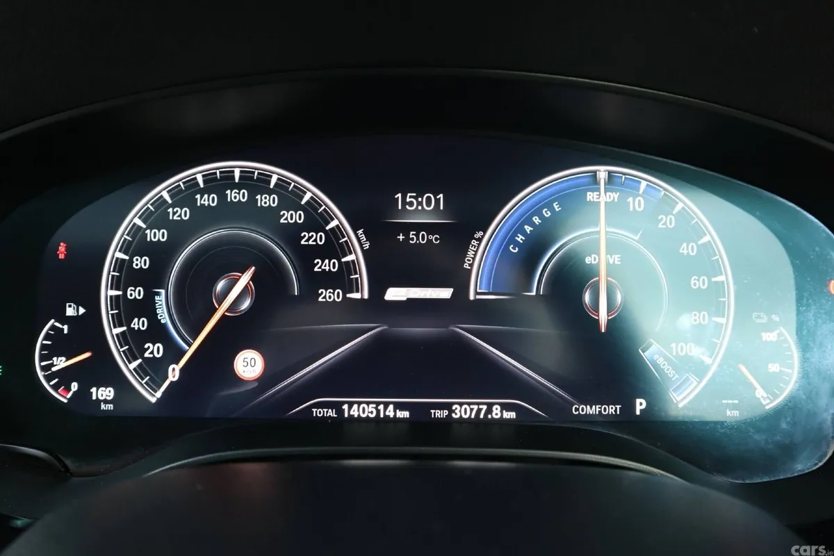 BMW 5-Series Saloon, Petrol Plug-in Hybrid, 2018, White