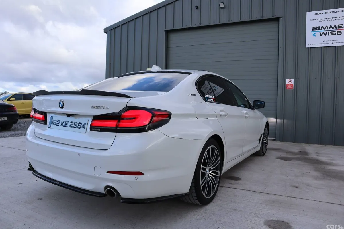 BMW 5-Series Saloon, Petrol Plug-in Hybrid, 2018, White