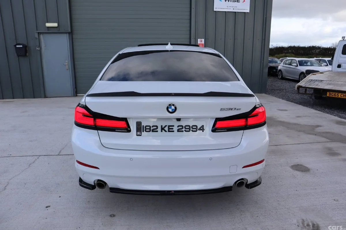BMW 5-Series Saloon, Petrol Plug-in Hybrid, 2018, White