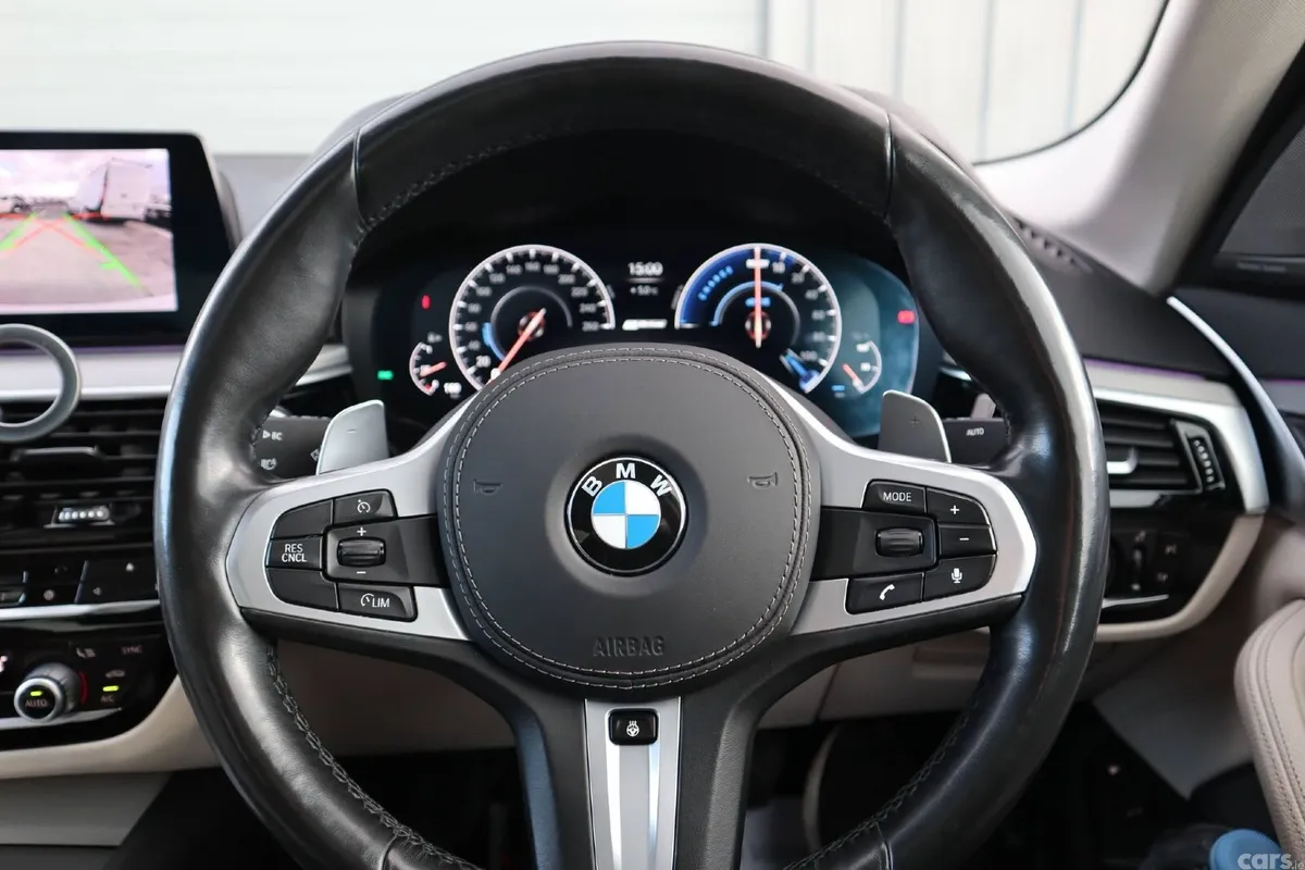 BMW 5-Series Saloon, Petrol Plug-in Hybrid, 2018, White