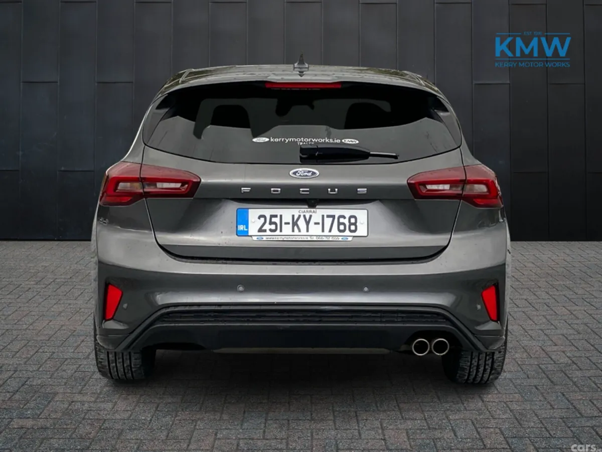 Ford Focus Hatchback, Petrol, 2025, Grey