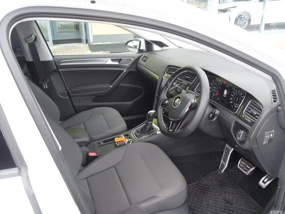Volkswagen Golf Hatchback, Petrol, 2019, White