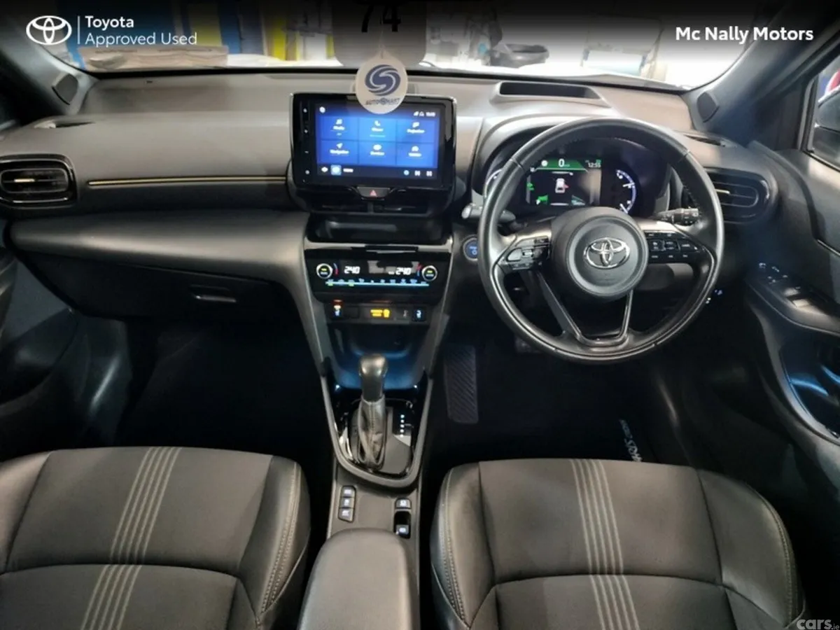 Toyota Yaris Cross Hatchback, Petrol Hybrid, 2022, White