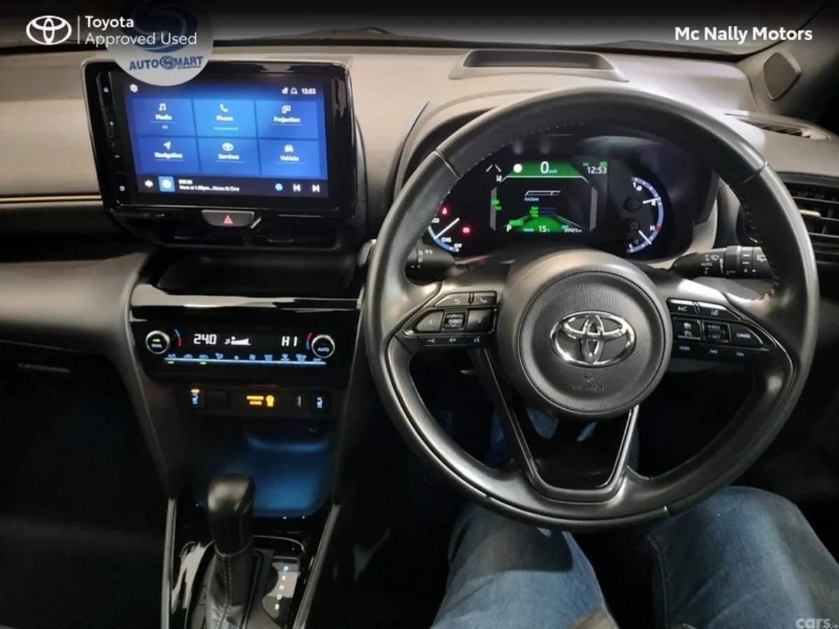 Toyota Yaris Cross Hatchback, Petrol Hybrid, 2022, White