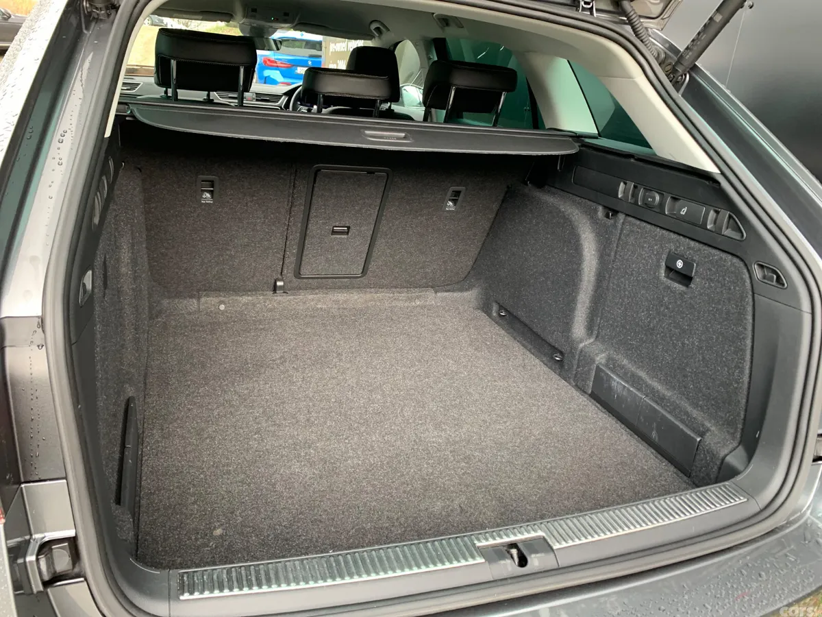 Skoda Superb Estate, Diesel, 2023, Grey