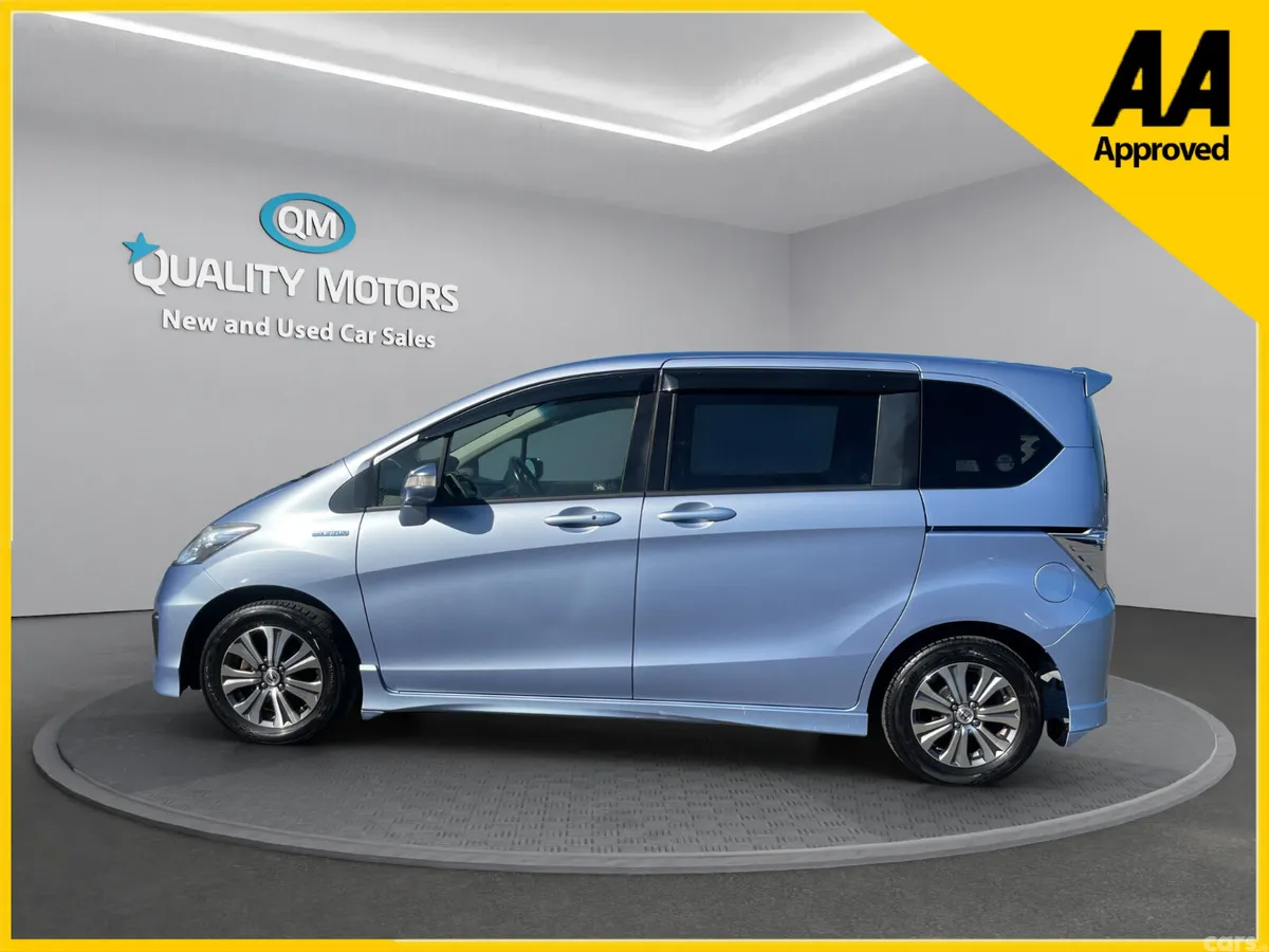 Honda Freed MPV, Petrol, 2014, Silver