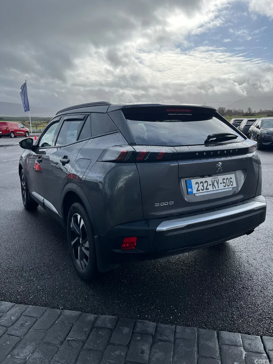 Peugeot 2008 MPV, Petrol, 2023, Grey