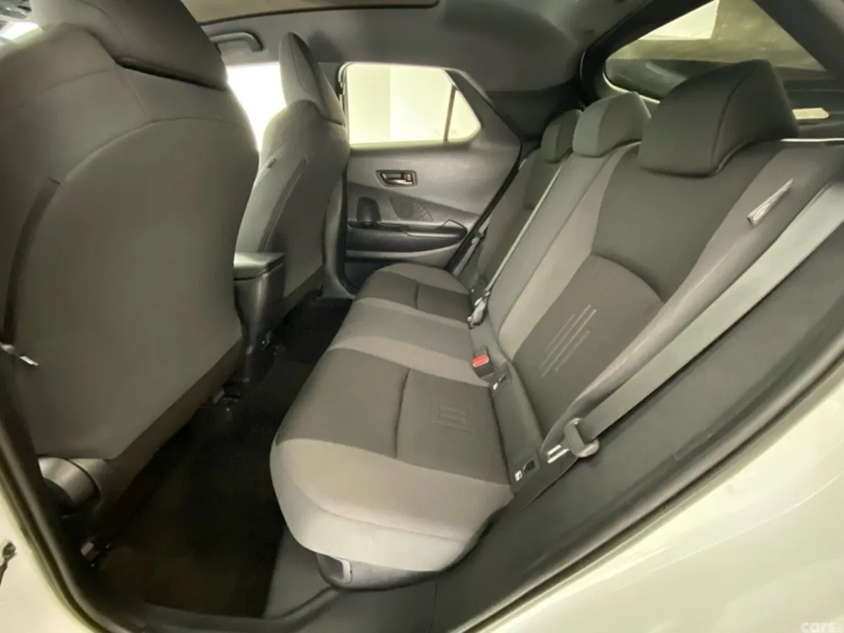 Toyota C-HR SUV, Petrol Hybrid, 2024, White