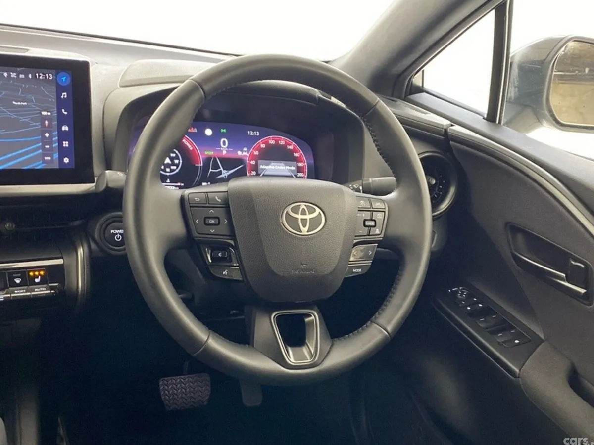 Toyota C-HR SUV, Petrol Hybrid, 2024, White