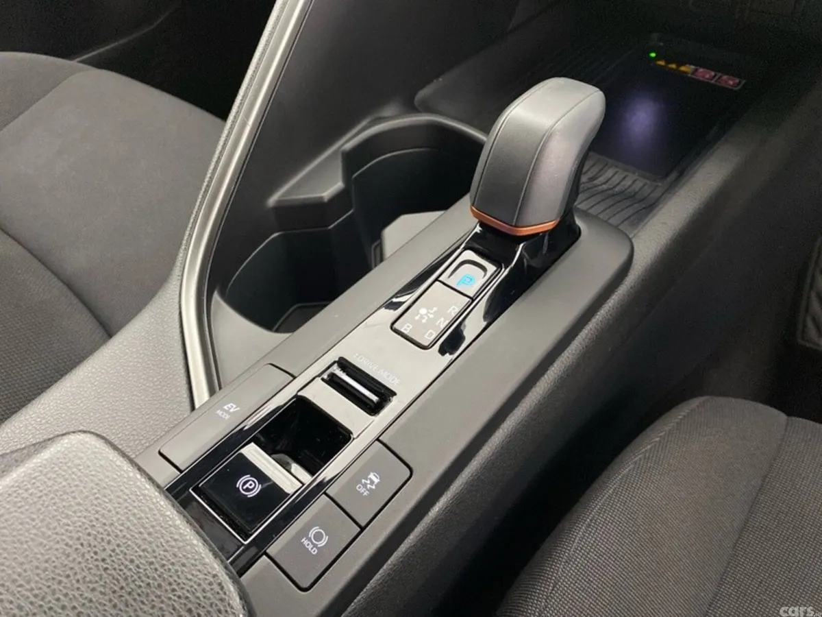 Toyota C-HR SUV, Petrol Hybrid, 2024, White