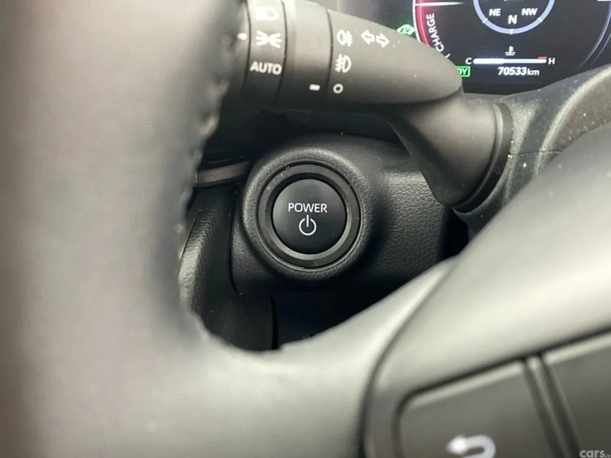 Toyota C-HR SUV, Petrol Hybrid, 2024, White