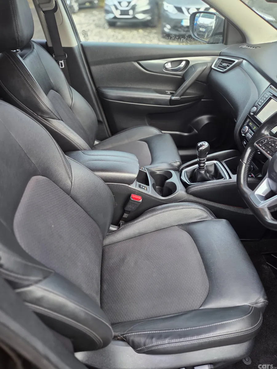 Nissan Qashqai SUV, Diesel, 2018, Black