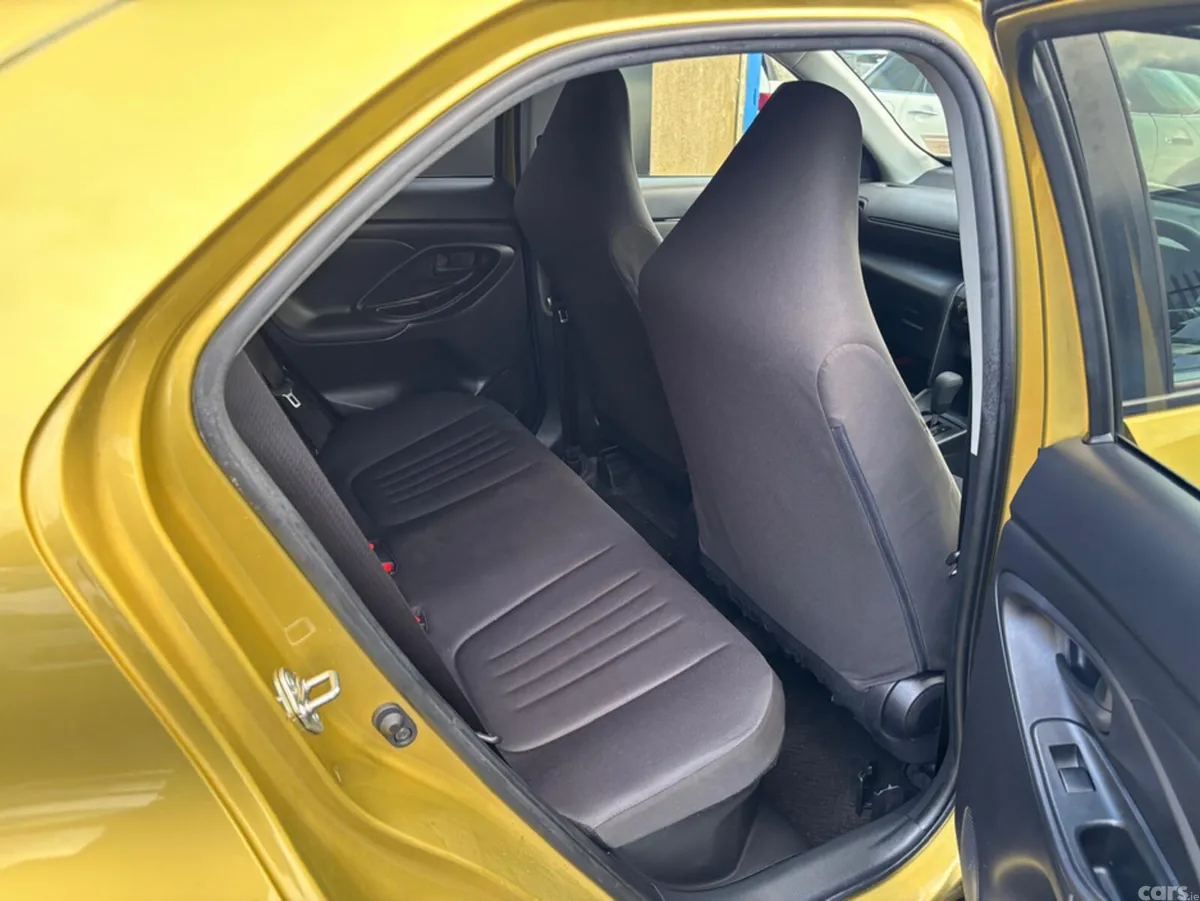Toyota Yaris Cross Hatchback, Petrol Hybrid, 2022, Gold