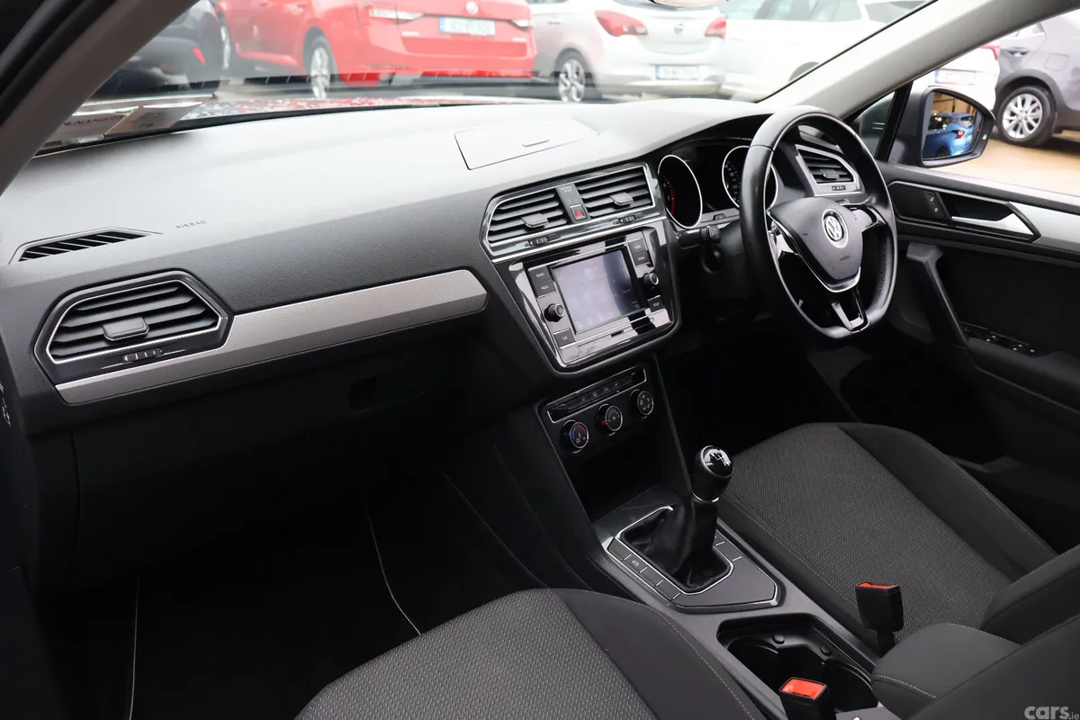 Volkswagen Tiguan SUV, Petrol, 2018, Grey